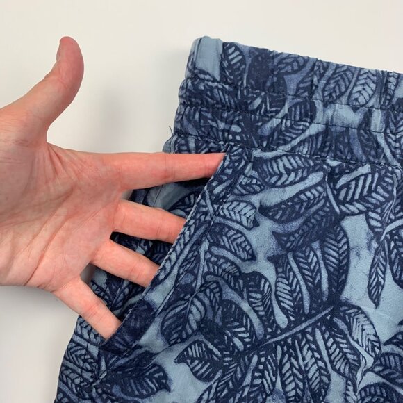 Eddie Bauer Blue Tropical Print Pull On Shorts 4 - Picture 2 of 5